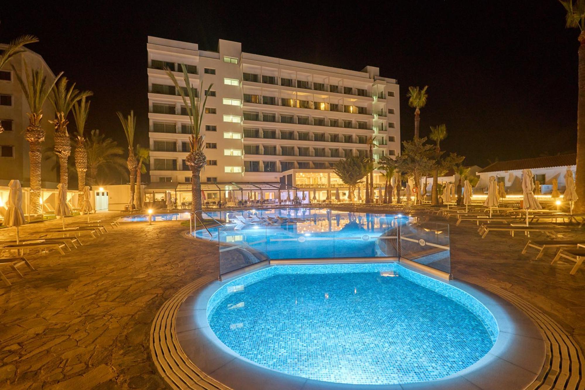 Bohemian Gardens Hotel Protaras Exterior foto